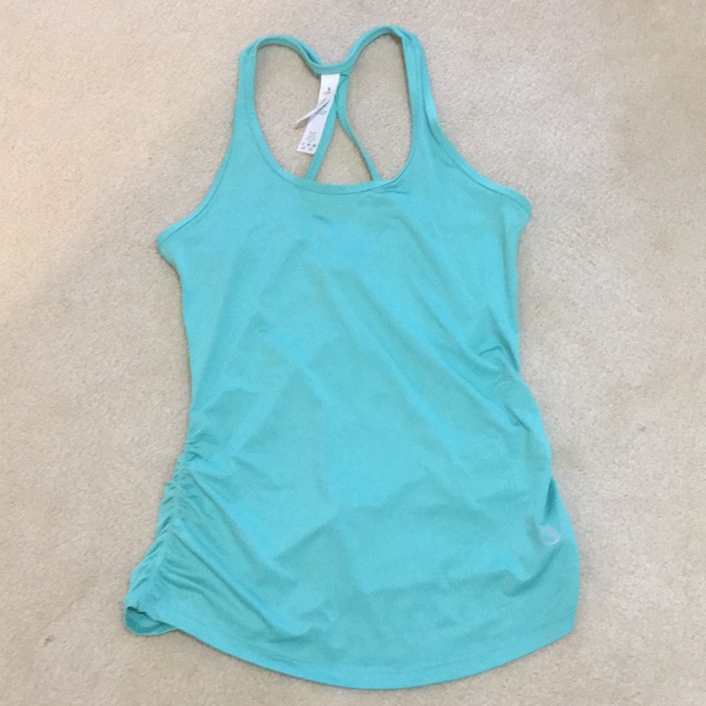 Workout top with gathered sides